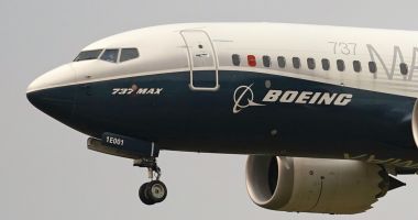 Stire din Actualitate : Fost angajat Boeing, găsit împușcat în mașină după ce a denunțat neregulile companiei