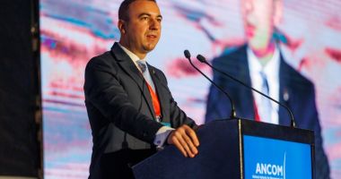 Stire din Politică-Administrație : Ministrul Bogdan Ivan: "Peste 3.500 de materiale audio-video, eliminate de pe reţelele de socializare"