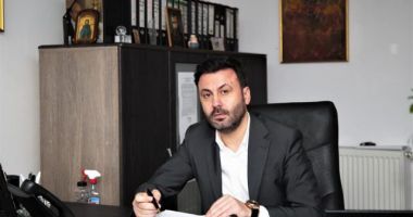Stire din Eveniment : Arest la domiciliu pentru directorul DRDP acuzat de falsificarea actelor de studii