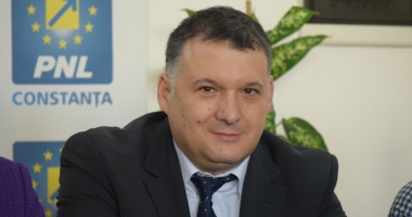 Stire din Politică-Administrație : "Politica bugetară promovată de Guvernul Grindeanu-Dragnea este riscantă"