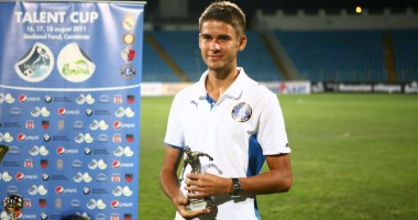 Stire din Sport : Ce jucători ai Academiei Hagi l-au impresionat pe Ovidiu Stângă