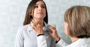 Stire din Sănătate : Mergeţi la medic! Afecţiunile tiroidiene pot fi ţinute sub control