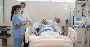 Stire din Social : O nouă șansă pentru bolnavii de cancer. "Fiecare zi ce trece ne apropie tot mai mult de moarte!"