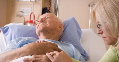 Stire din Social : Bolnavii cu afecţiuni hepatice, în pericol. Nu mai au medicamente!