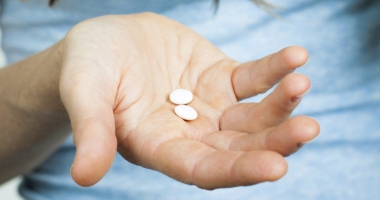 Stire din Sănătate : Bolnavi de cancer păcăliți de o firmă care vinde medicamente online