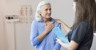Stire din Social : Cardiaci, atenție la vreme! Pericolele vremii schimbătoare