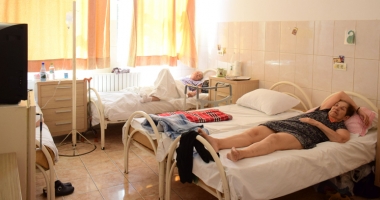 Pacienții internați la Județean nu mai rezistă: "Spitalul ne fierbe în suc propriu" - 3