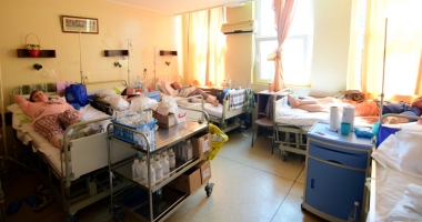Pacienții internați la Județean nu mai rezistă: "Spitalul ne fierbe în suc propriu" - 6