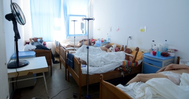 Pacienții internați la Județean nu mai rezistă: "Spitalul ne fierbe în suc propriu" - 2