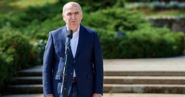 Stire din Actualitate : Ilie Bolojan, mesaj transmis de Sărbătoarea Floriilor: „Este un moment de reflecţie asupra drumului suferinţei şi al sacrificiului”