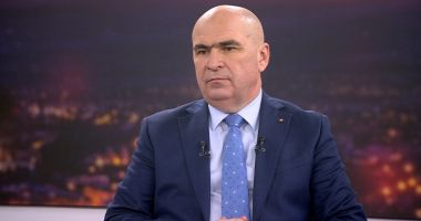 Stire din Politică-Administrație : Bolojan, referitor la vila în care a locuit președintele Traian Băsescu: „Nu am intrat pe geam”