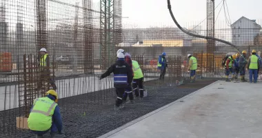 Premierul Ilie Bolojan a vizitat șantierul noului CET din Constanța - 3