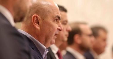 Stire din Actualitate : Moment tensionat în Senat, după ce Bololojan i-a taiat microfonul liderului USR. Partidul cerea convocarea lui Iohannis