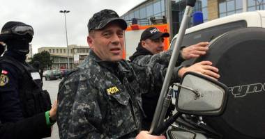 Bombe cu haine și praz în Gara Constanța. Serviciile de intervenție le-au "detonat" de față cu spectatorii din trenuri - 3