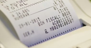 Stire din Social : Bonul fiscal nu va mai fi obligatoriu la plăţile făcute cu cardul