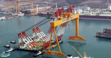 Stire din Economie : Bonusuri pentru a ridica moralul constructorilor de nave din Coreea de Sud