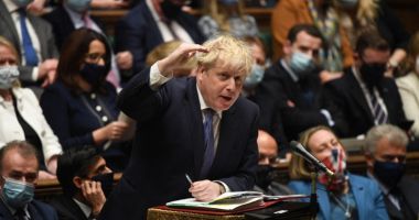 Stire din Actualitate : Boris Johnson insistă că nu știa că petrecerile cu alcool încalcă regulile lockdown-ului