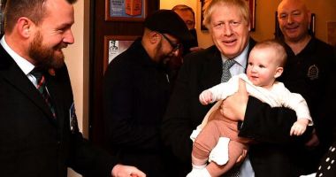 Stire din Actualitate : Prim-ministrul Boris Johnson va fi tată pentru a şasea oară