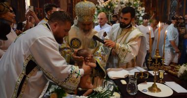 Hramul Bisericii Adormirea Maicii Domnului, sărbătorit în comuna Cumpăna. Trei copilași au fost creștinați - 5