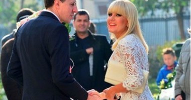 Stire din Monden : Elena Udrea, într-o ținută scumpă. Iulia Albu, deloc impresionată