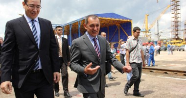 Premierul Victor Ponta și doi miniștri  au dat strălucire botezului navei "Histria Ambra" - 13