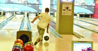 Să doborâm popice, la Inside Bowling Center!