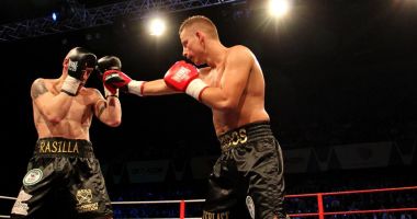 Stire din Sport : Pugilistul Florin Cardoş, învins în meciul pentru titlul WBC Asia la categoria mijlocie