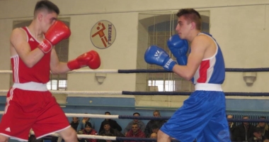 Stire din Sport : Box: Ștefan Marcu va urca în ring, astăzi, în semifinalele CN U22