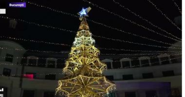 Luminițele de sărbători s-au aprins în Capitală, iar Târgul de Crăciun și-a deschis porțile în Piața Universității