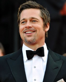 Stire din Monden : Brad Pitt, primul bărbat din istorie care devine imaginea Chanel No 5!