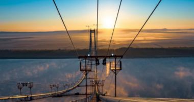 Stire din Actualitate : Imagini care-ți taie respirația. Panoramă de vis din vârful Podului de la Brăila