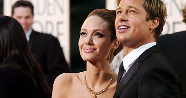 Stire din Monden : Brad Pitt și Angelina Jolie ajută victimele foametei din Somalia