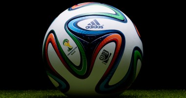 Așa arată Brazuca, balonul oficial al Cupei Mondiale din Brazilia - 2
