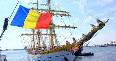 Stire din Social : Cadeții de pe nava-școală "Mircea" se întorc acasă marinari