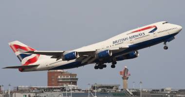 Stire din Actualitate : Un bărbat a murit după ce a căzut dintr-un avion