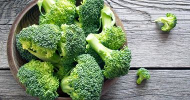 Stire din Sănătate : Brocoli inhibă dezvoltarea celulelor canceroase