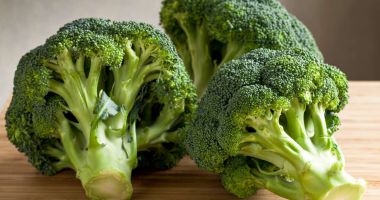 Stire din Sănătate : Broccoli ajută la îmbunătățirea digestiei și scăderea colesterolului