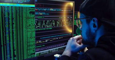 Stire din Social : Aplicaţiile recomandate de brokeri  falşi golesc conturile românilor