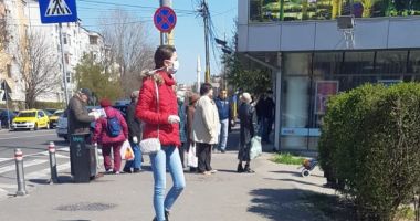 GALERIE FOTO / Unde-i starea de urgență?! Străzi și magazine aglomerate, în Constanța! - 3