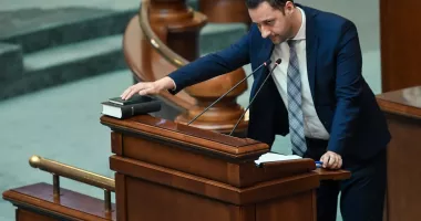 Stire din Politică-Administrație : Bogdan Alexandru Sticlosu,  numit președinte al Agenției Naționale de Integritate