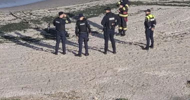 Stire din Eveniment : Alertă pe litoralul românesc! Aripa unei drone a fost găsită pe plajă din Tuzla