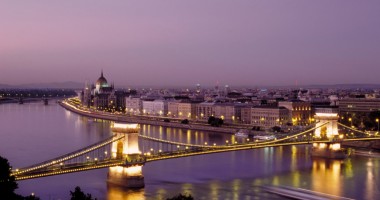 Stire din Actualitate : Explozie la sediul unei bănci din Budapesta