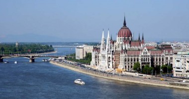 Stire din Actualitate : Modificări la controversata lege privind mass-media, în Ungaria