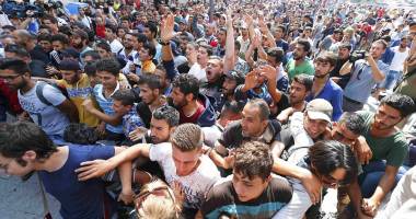 Galerie foto. Imigranții, ca la ei acasă! AU TRECUT LA AMENINȚĂRI DURE! - 4