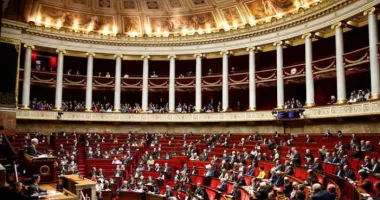 Stire din Actualitate : Bugetul Franței a fost adoptat, în urma respingerii moțiunilor de cenzură