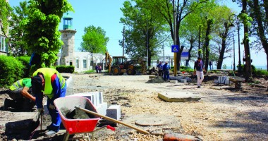 Stire din Constanța focus : Galerie foto. Bulevardul Regina Elisabeta, reabilitat odată cu faleza de la Cazino