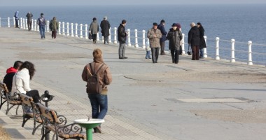 Stire din Social : Temperaturi de primăvară, la Constanța
