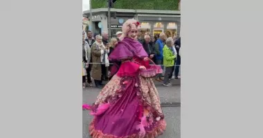Stire din Actualitate : E vremea carnavalurilor! Sărbătoarea de la Nisa, cel mai mare eveniment de pe RivieraFranceză