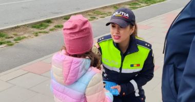 Stire din Eveniment : Copiii au primit sfaturi de la polițiștii constănțeni cum să-și petreacă vacanța de Paște în siguranță