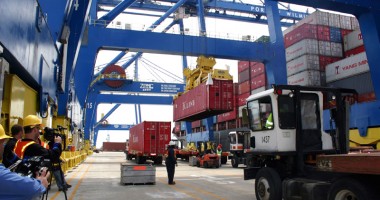 Articole de voiaj contrafăcute, confiscate în portul Constanța Sud Agigea